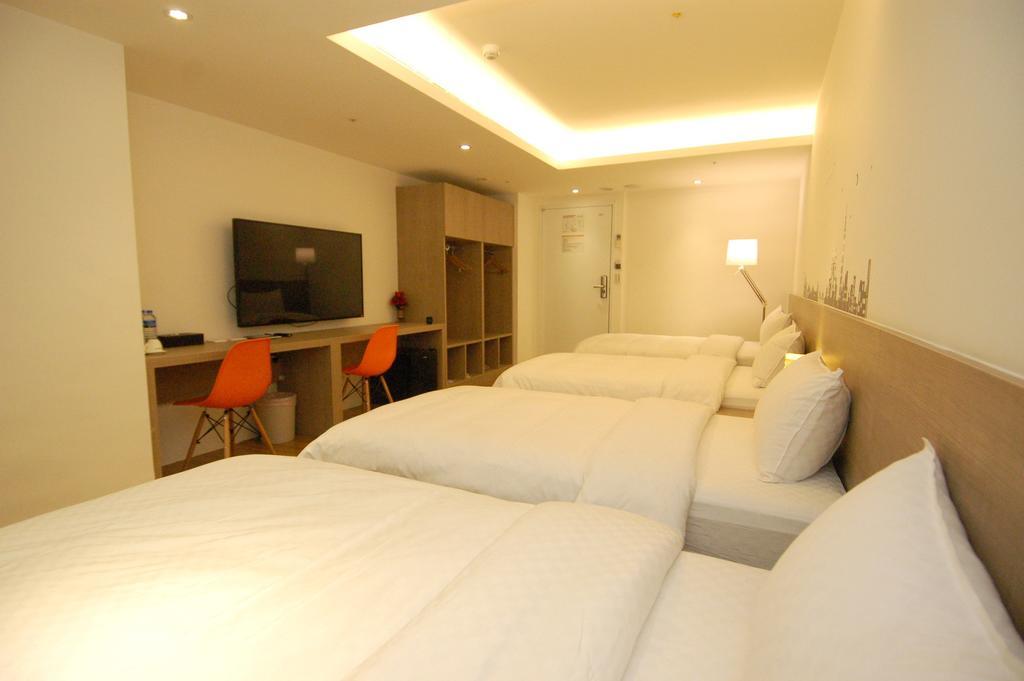 Season 5 Inn Luodong Oda fotoğraf